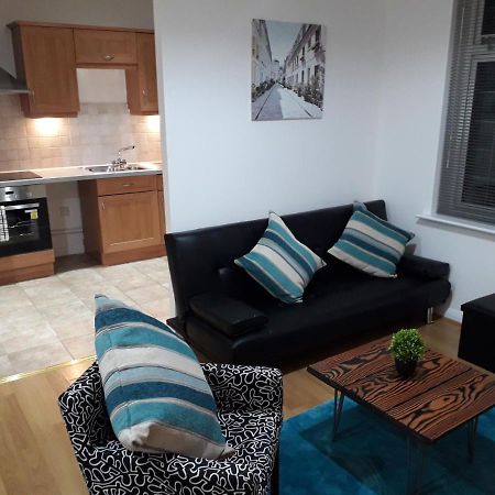 Luxury And Stylish 2 Bedroom Apartment With En-Suite Luton  Esterno foto