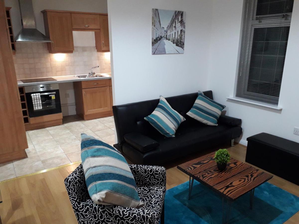 Luxury And Stylish 2 Bedroom Apartment With En-Suite Luton  Esterno foto