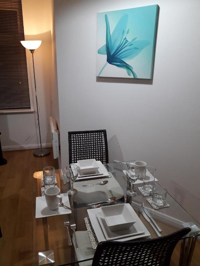 Luxury And Stylish 2 Bedroom Apartment With En-Suite Luton  Esterno foto