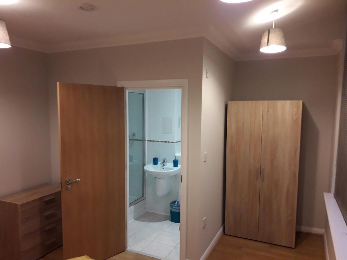 Luxury And Stylish 2 Bedroom Apartment With En-Suite Luton  Esterno foto