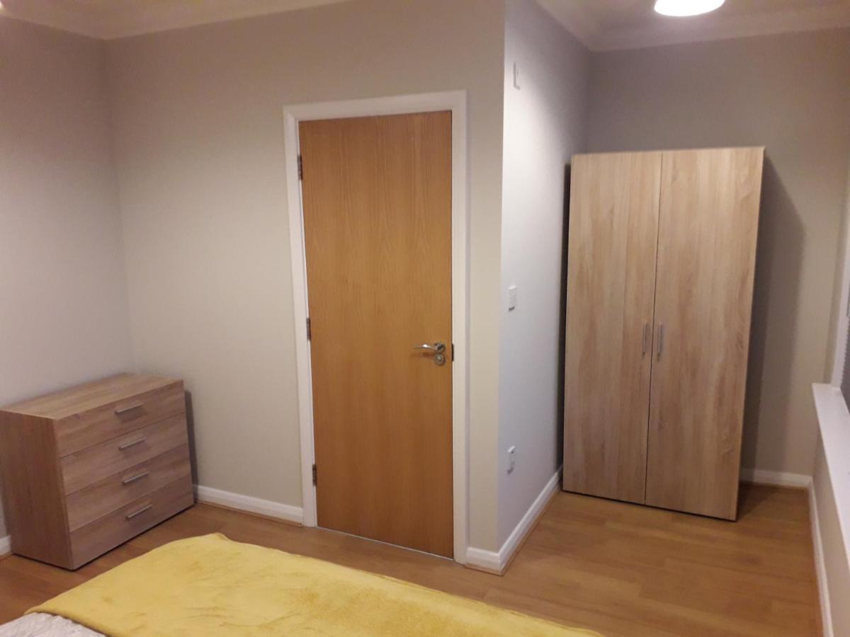 Luxury And Stylish 2 Bedroom Apartment With En-Suite Luton  Esterno foto